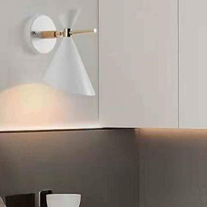 NordicElegance - Lampada da parete semplice di Horn