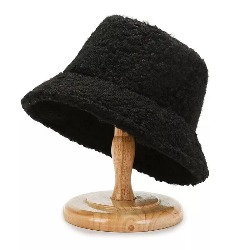 Teplejší módní Teddy klobouk typu Buckethat - Livia