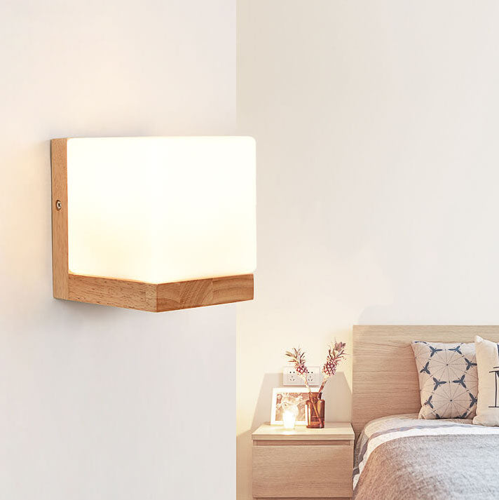 EcoShine - Lampada da parete moderna in legno con base cubica