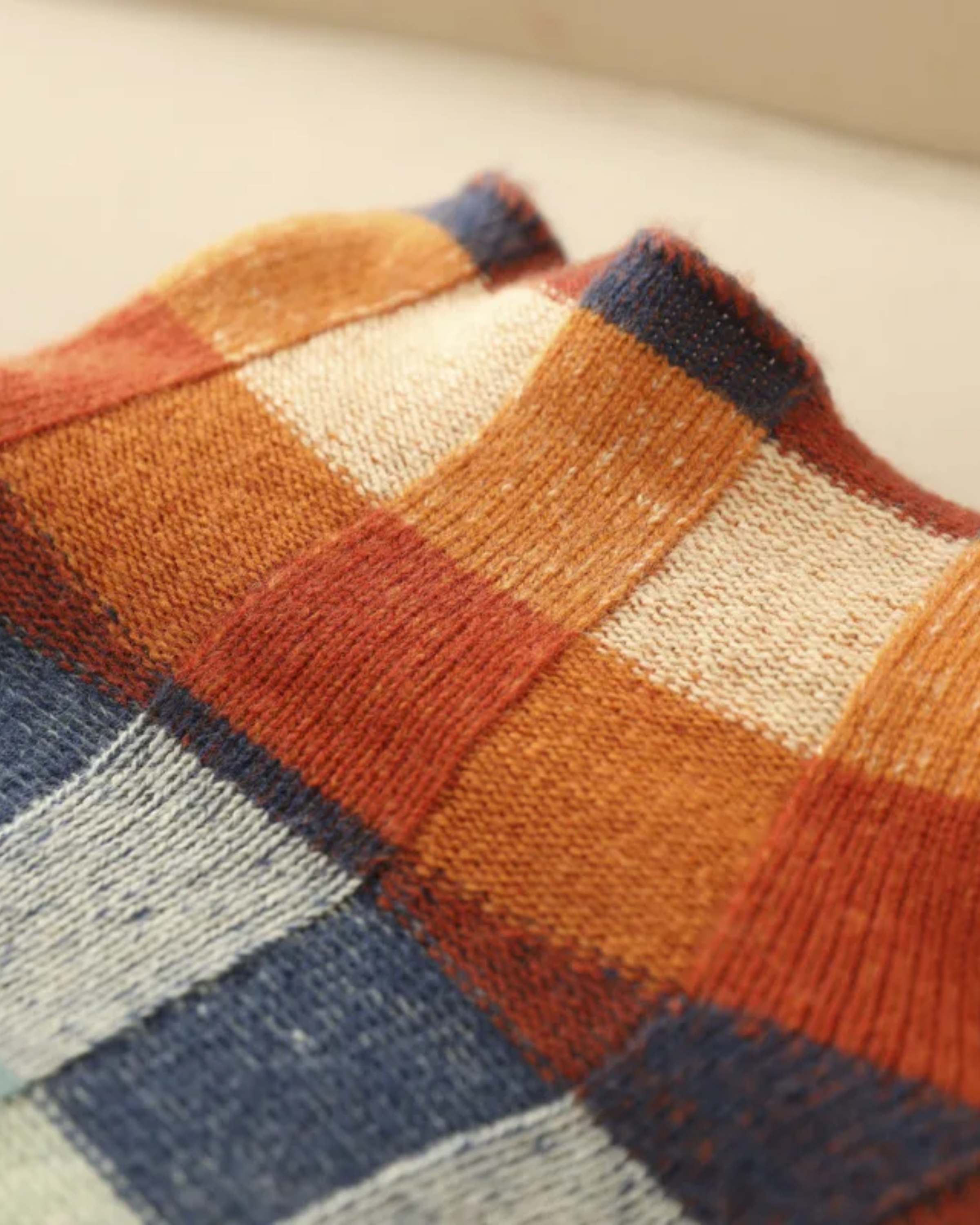 Luxe Patchwork Rolák | Elegantní dámský zimní svetr
