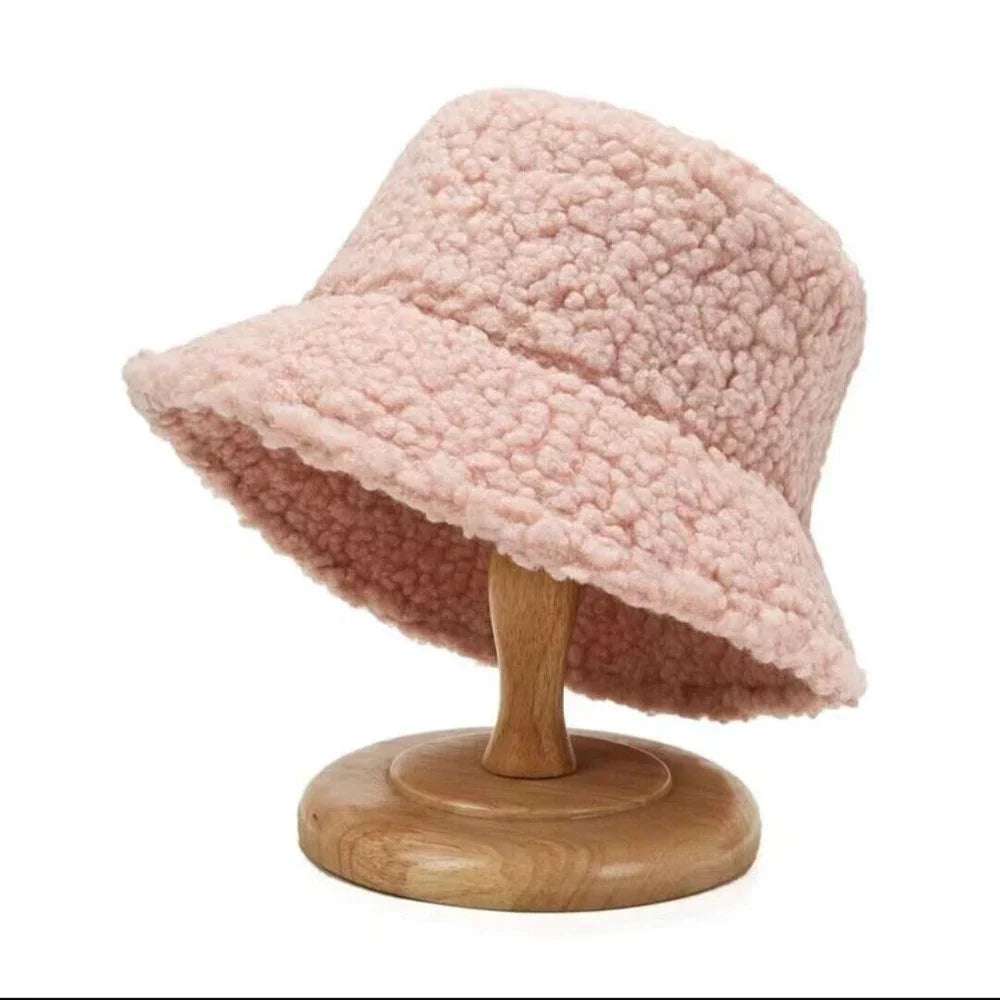 Teplejší módní Teddy klobouk typu Buckethat - Livia