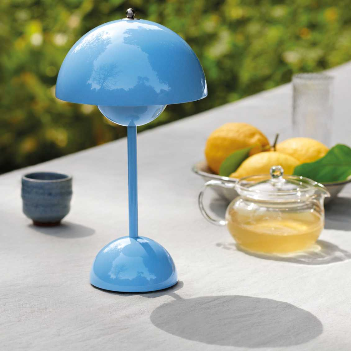 LunarGlow - LED stolní lampa pro atmosférické interiéry