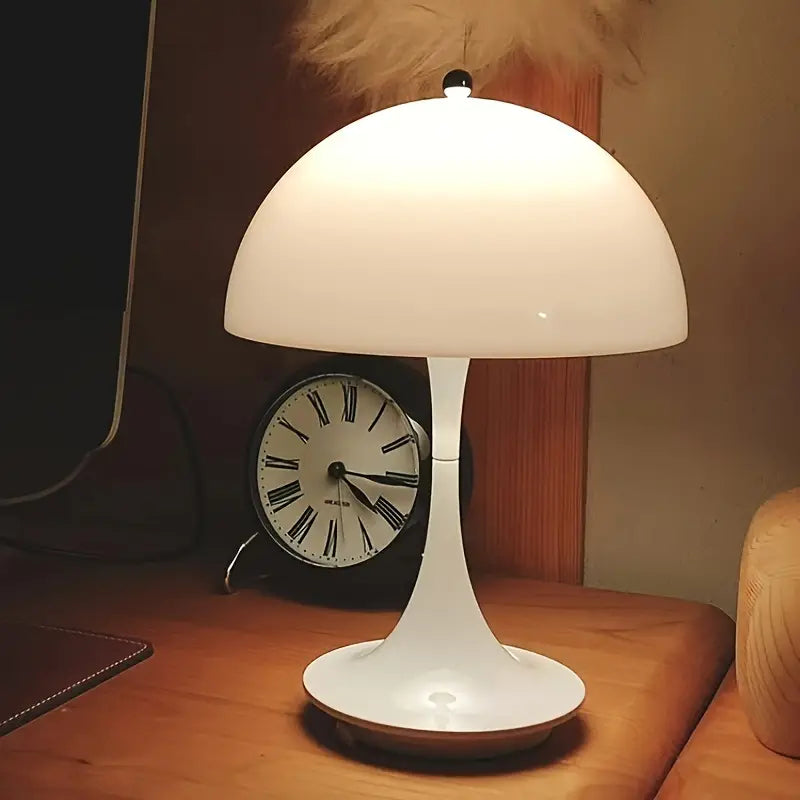 Devako luxusná a moderná stolná lampa