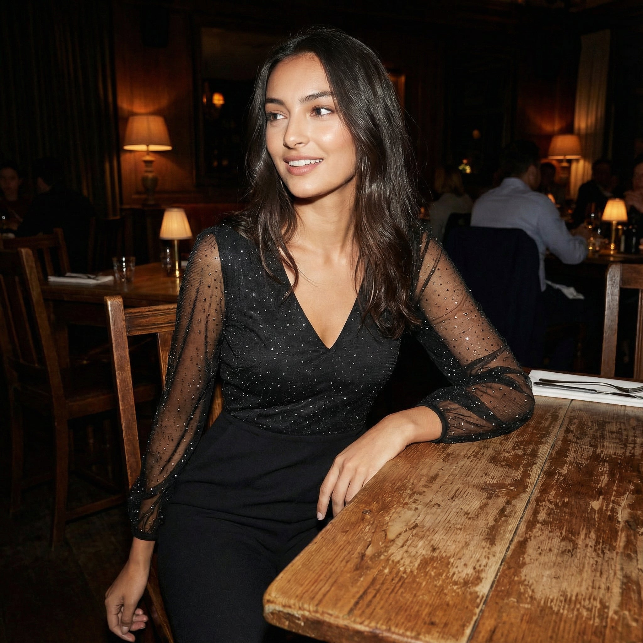 Nova | Štýlový jednofarebný krátky overal s eleganciou