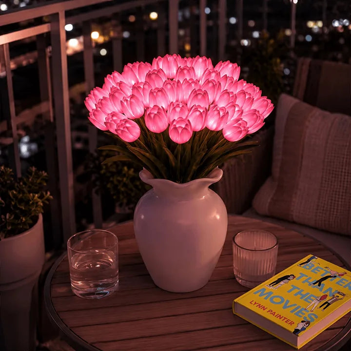 Lampa s kyticí tulipánů a LED - umělé tulipány s teplým světlem ve čtyřech barvách