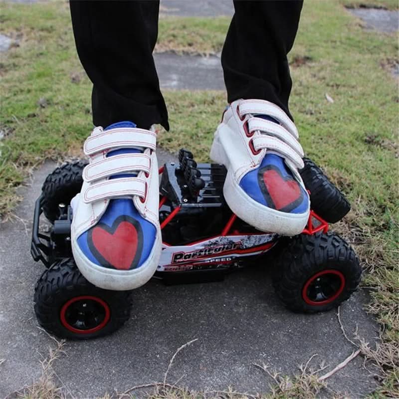 Camion Mostro Radiocomandato – Trazione Integrale 4x4 con Carrozzeria Robusta e Pneumatici Fuoristrada