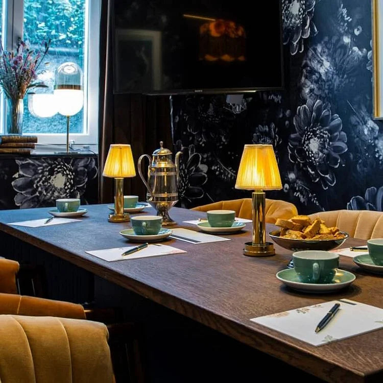 GleamLight - Éclairage moderne en métal