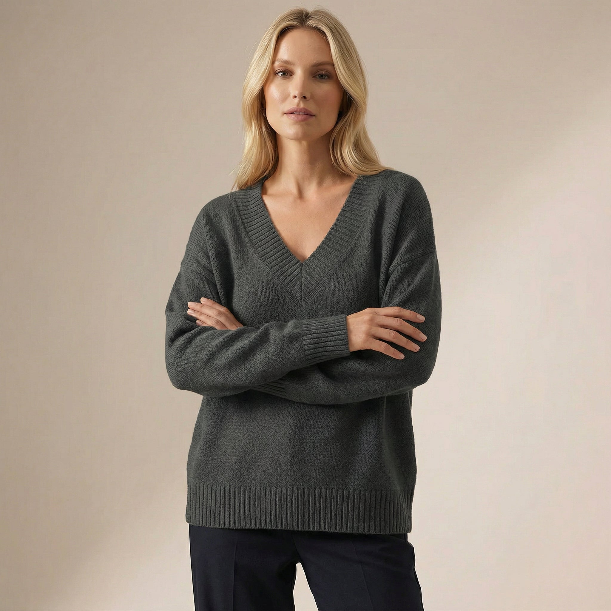 Strickpullover mit V-Ausschnitt – Weiches Material & Zeitloses Design