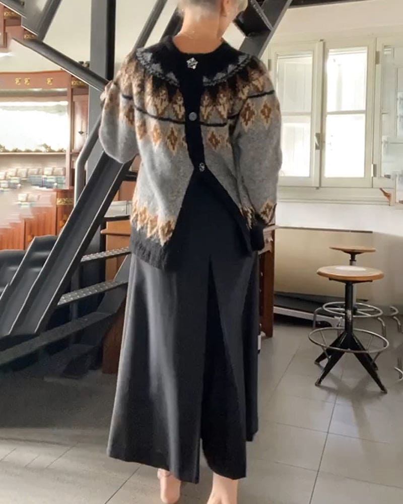 Bolendo Roma - Modischer geometrischer Pullover mit kontrastierenden Details