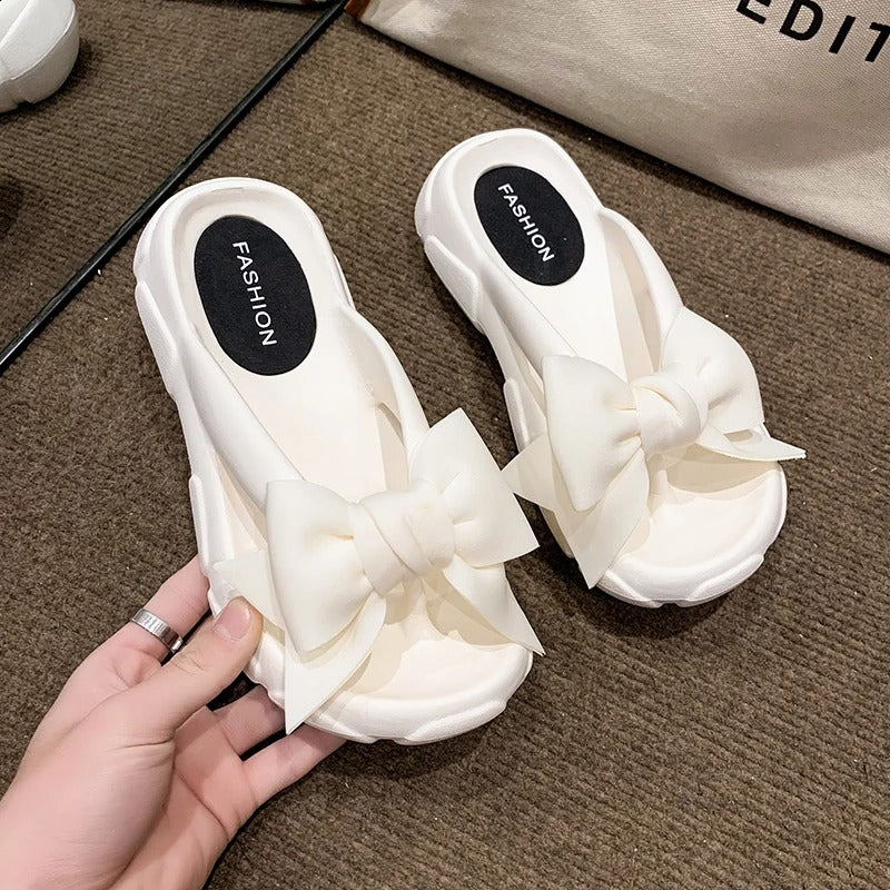 Abby - elegantní a robustní žabky s mašlí