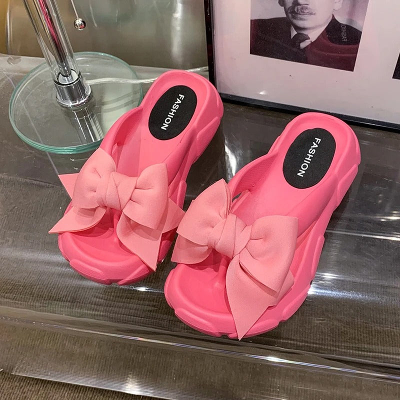 Abby - elegantní a robustní žabky s mašlí