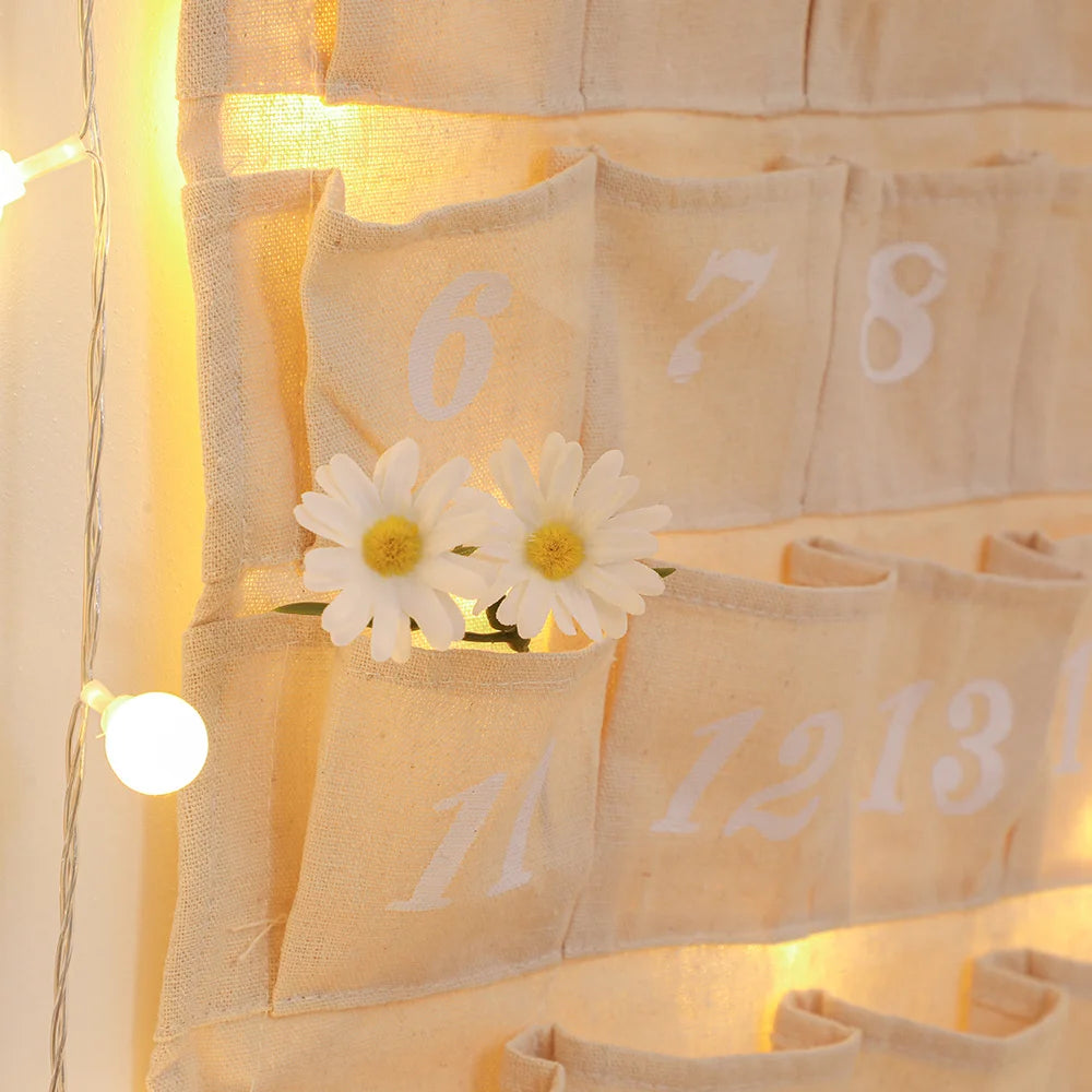 FestivityHome – adventní kalendář s 24 kapsami z bavlny – personalizovatelný