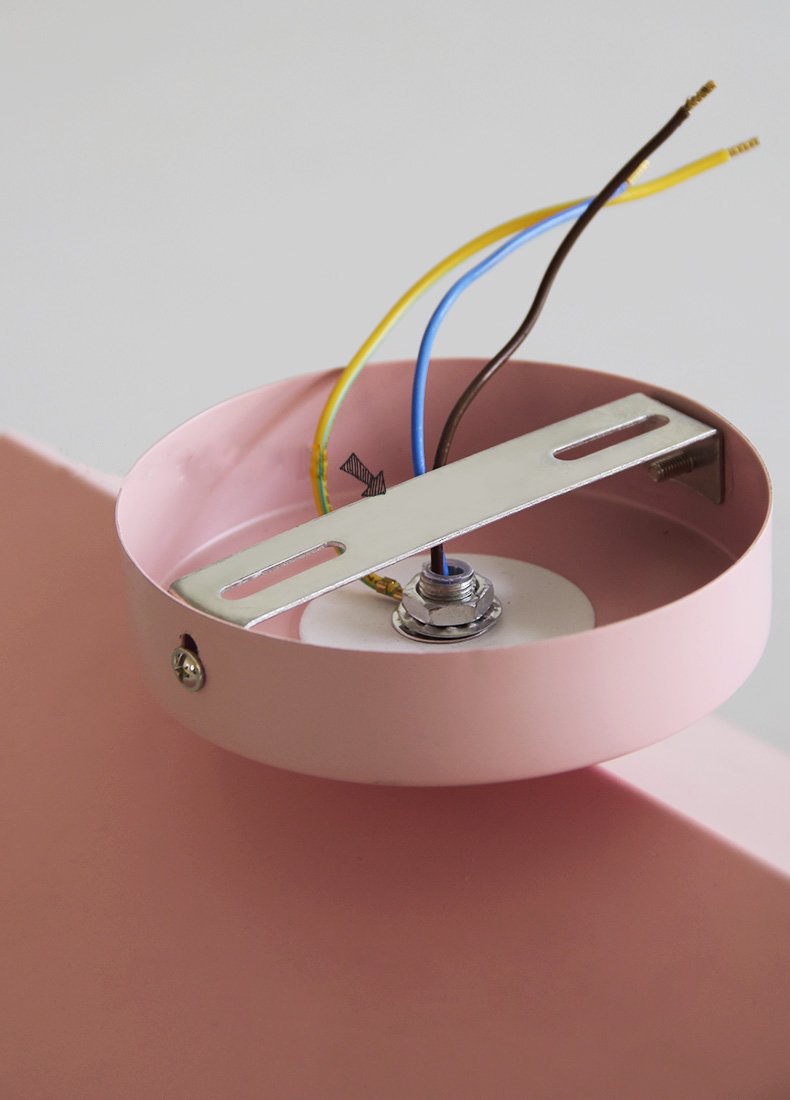 Lumora – Wandleuchte Kugel & Teller aus Milchglas, modern & farbig