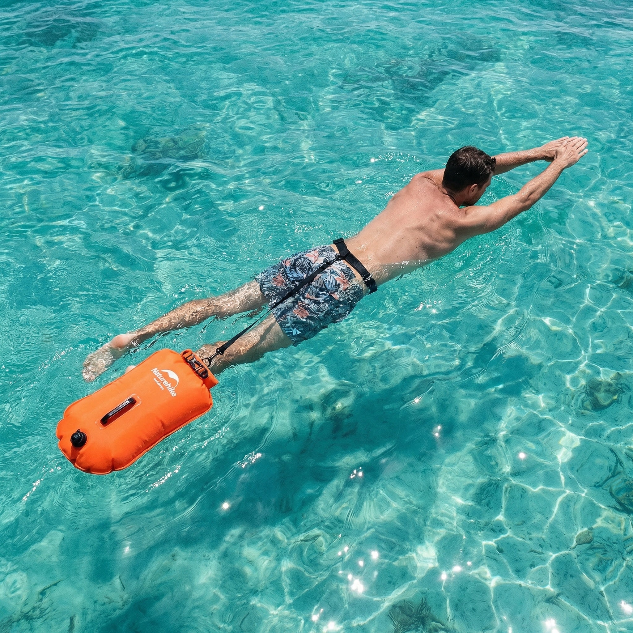 Schwimm-Boje – Wasserdichtes Staufach, Sichtbare Signalfarbe & Abschleppgurt
