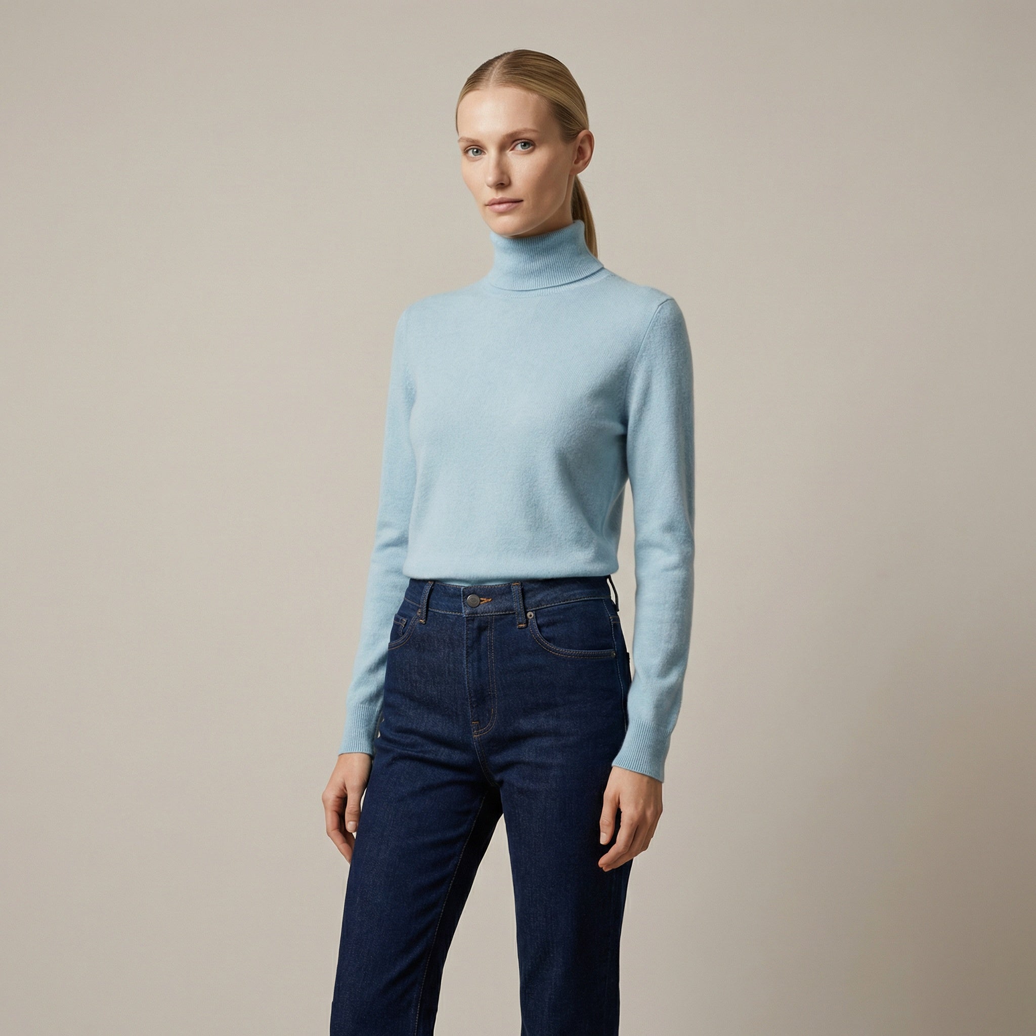 Pull col roulé femme côtelé fin | Élégant, près du corps, doux