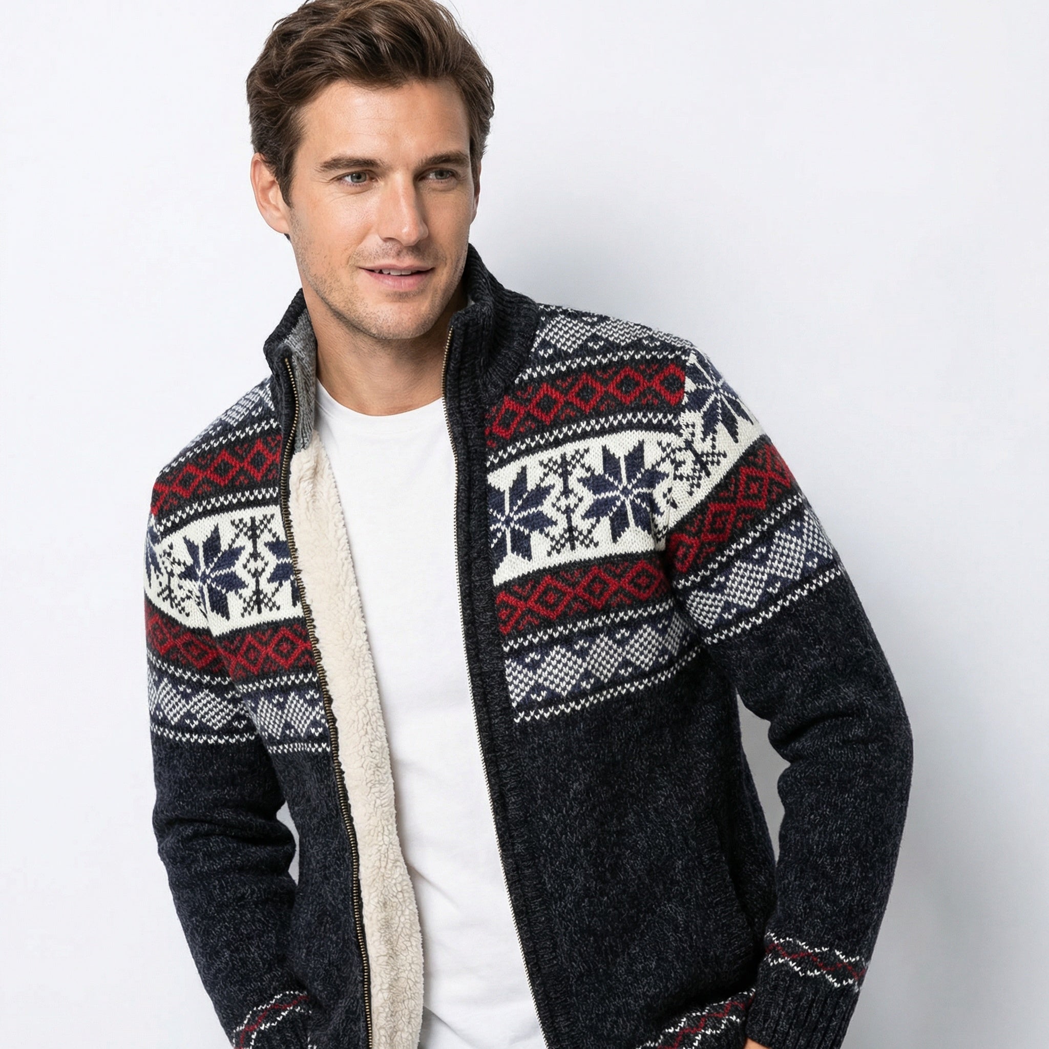 Strickjacke Herren – Nordisches Muster, Hoher Kragen & Reißverschluss