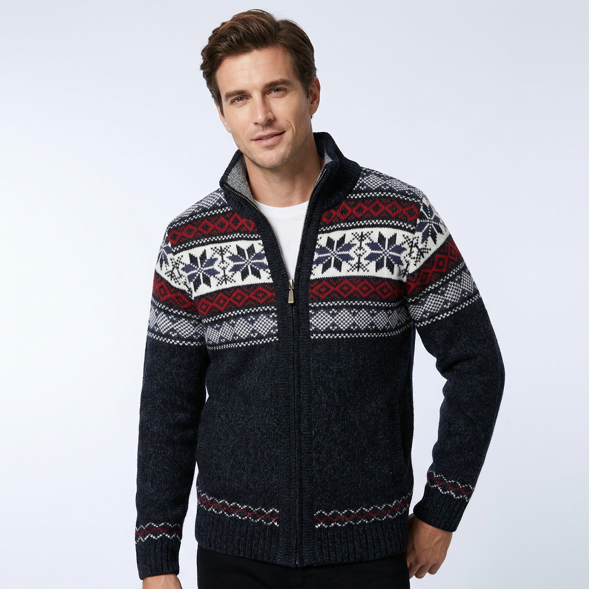 Strickjacke Herren – Nordisches Muster, Hoher Kragen & Reißverschluss