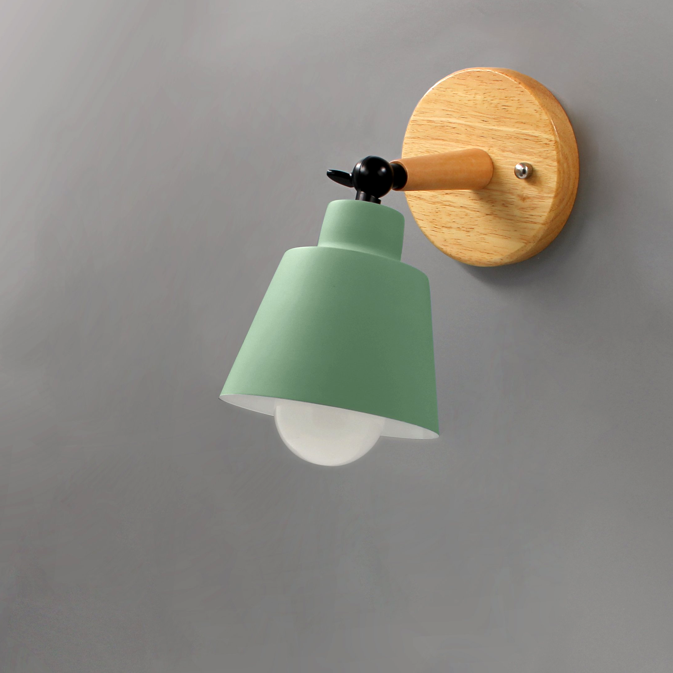 Liora – Wandleuchte Holz & Metall mit drehbarem Schirm – Modernes Design