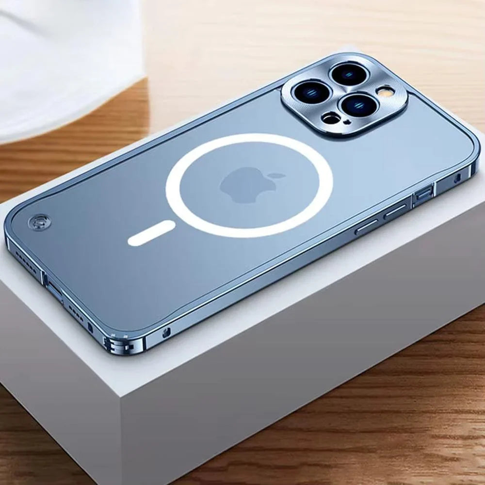 iPhone-Schutzhülle mit Metallic-Rahmen