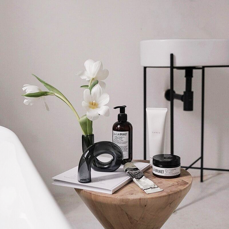 Lunavo – Hydroponická váza a svícen ze skla v designu smyčky