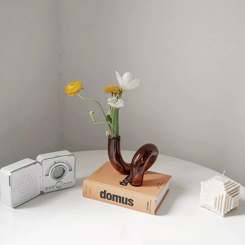 Lunavo – Hydroponická váza a svícen ze skla v designu smyčky