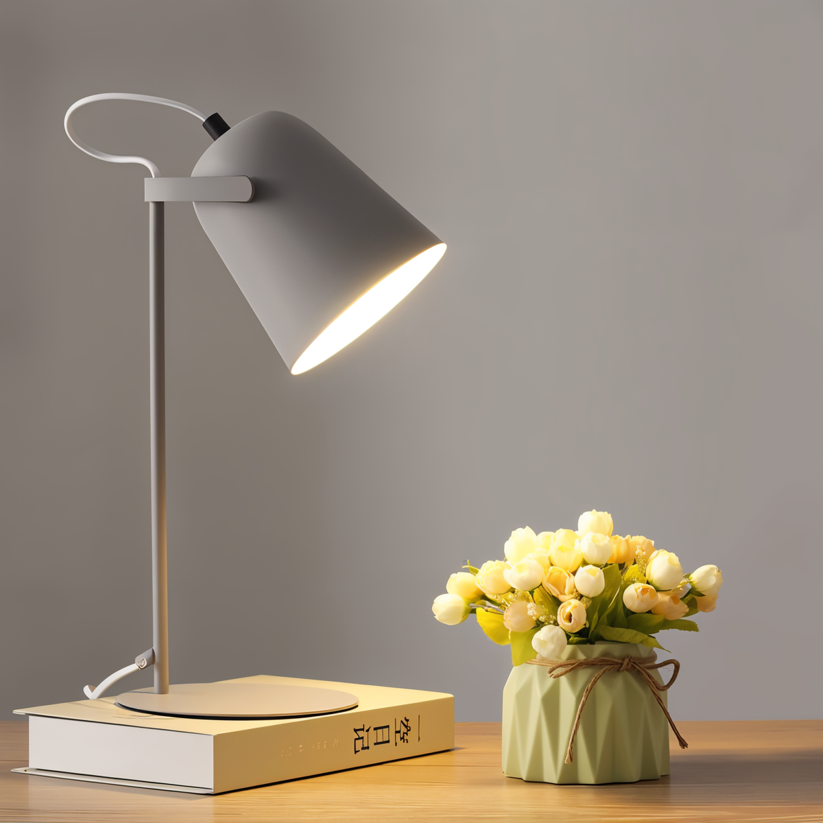 Kleurrijke Bureaulamp met Scandinavisch Design 8