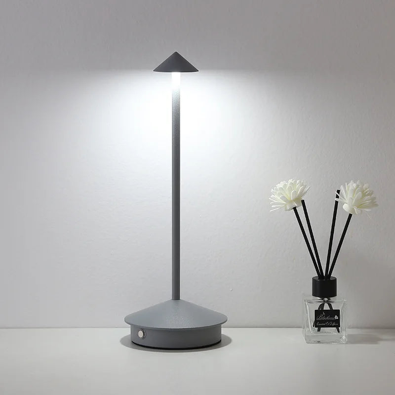 LumiTap - stolní lampa s dotykovým senzorem