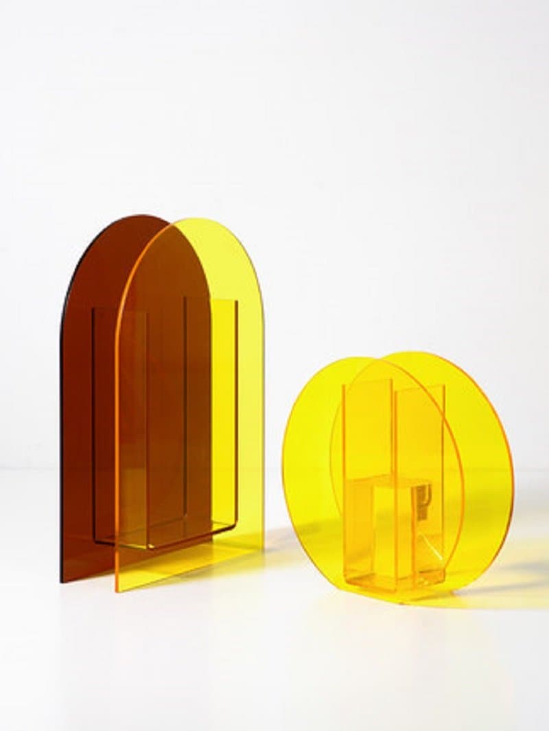 Acrilea – akrylvaske transparent, farverig og alsidig til dekoration og skrivebord