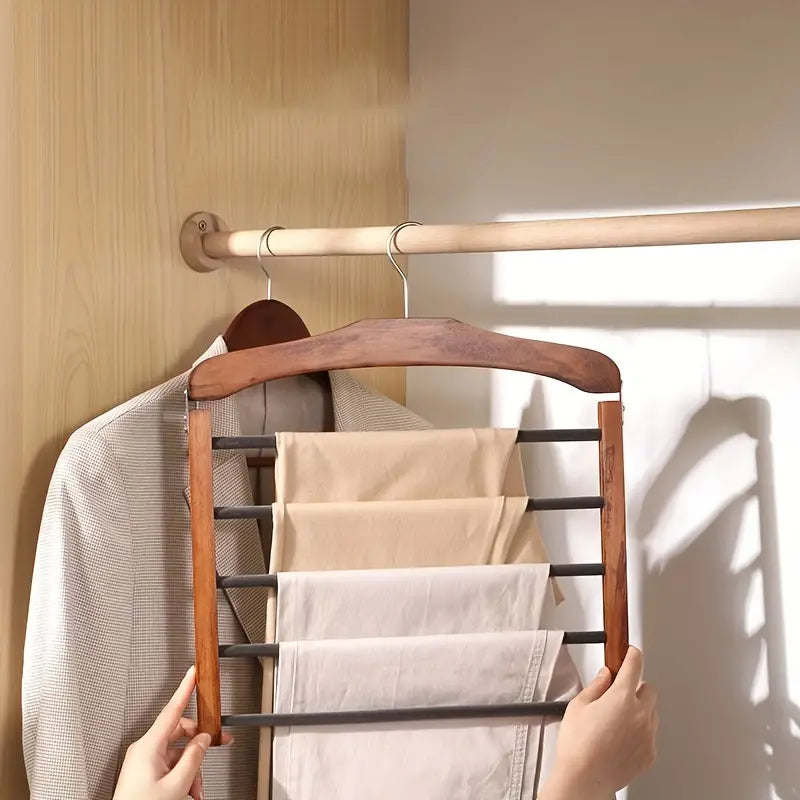 LuxeHanger – Elegante houten kledinghangers voor een stijlvolle organisatie 1