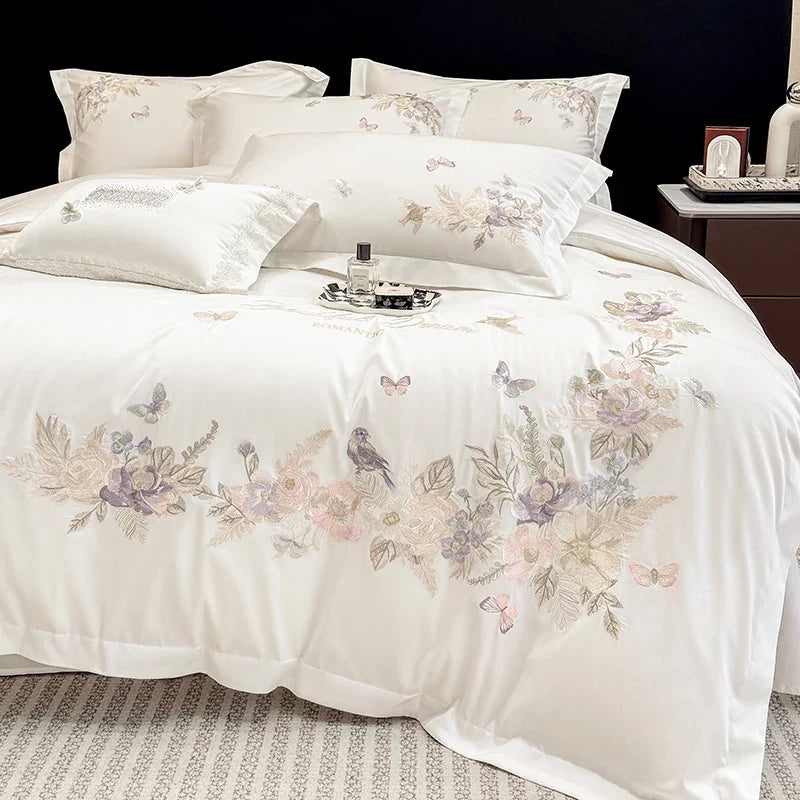 Luxuriöses Bettwäsche-Set aus ägyptischer Baumwolle (600 TC) mit floraler Vogelstickerei, bestehend aus Bettbezug und Spannbettlaken für Queen- und Kingsize-Betten. 1