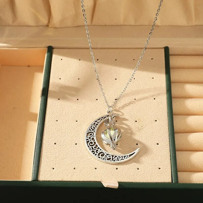 Elegantní dámský náhrdelník s přívěskem z měsíčního kamene – nerezová ocel stříbrná