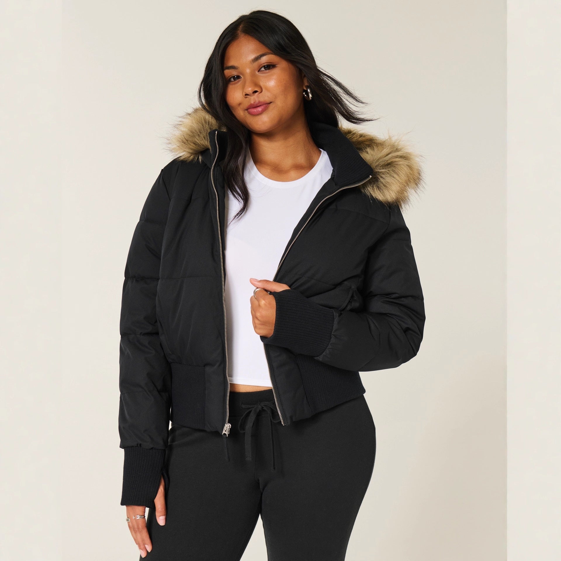 Damen Winterjacke – Gesteppte Verarbeitung, Abnehmbare Kapuze & Modernes Kurzdesign