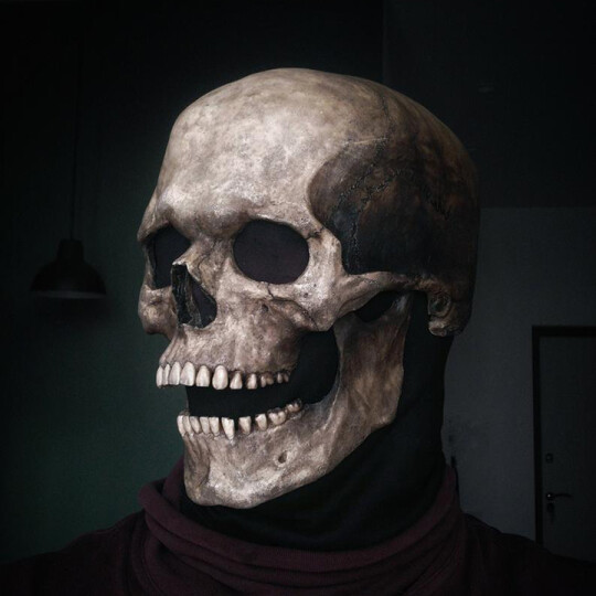 Totenkopfmaske - realistische Gruselmaske für Party & Cosplay