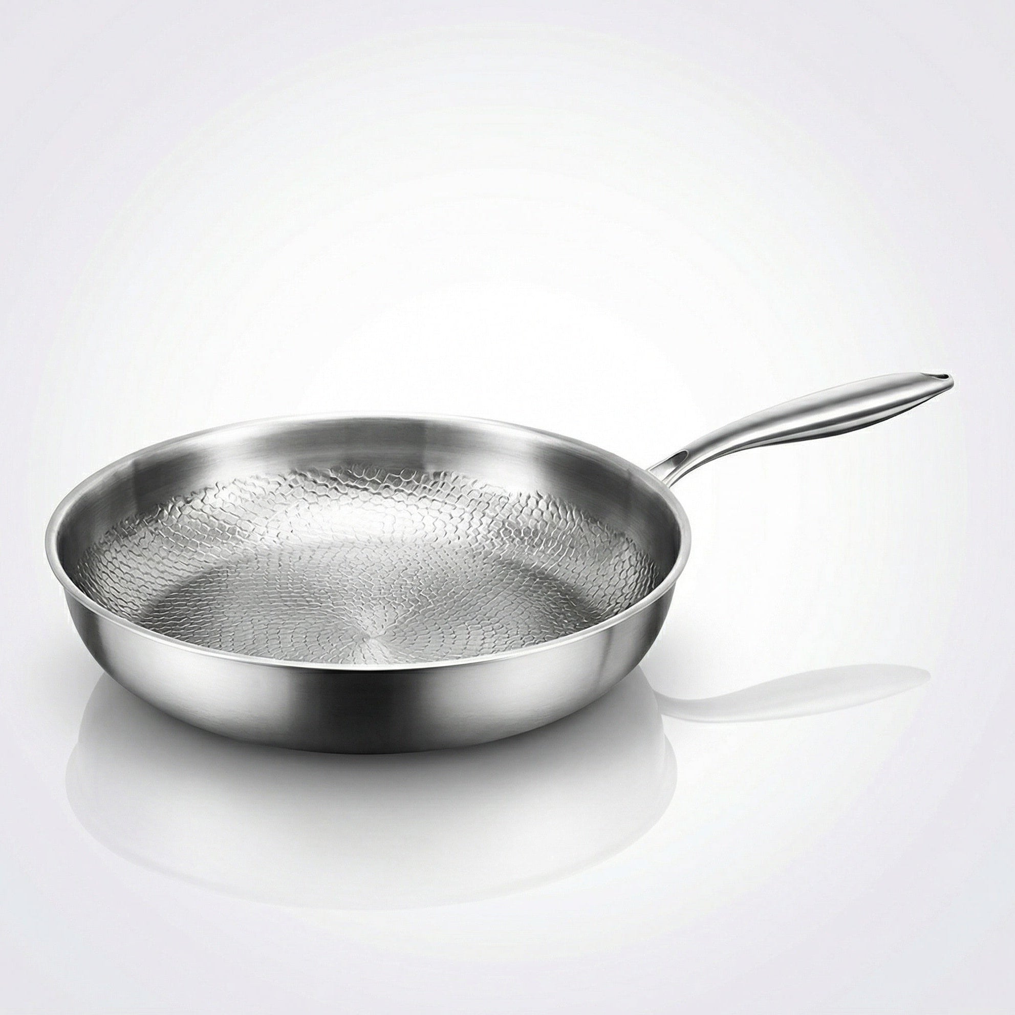 Titan-Bratpfanne – Antihaft, Gehämmertes Design & Induktionsgeeignet