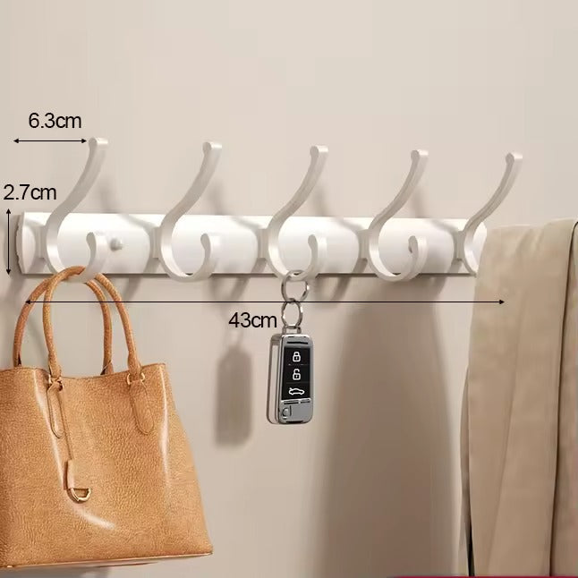 Magické nástenné háčiky – poriadok a štýl pre vašu kuchyňu bez vŕtania