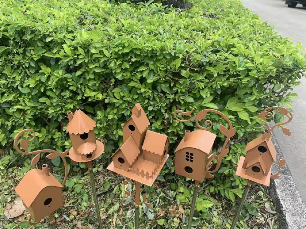 Talart – kovové umelecké vtáčie búdky záhradný zápich