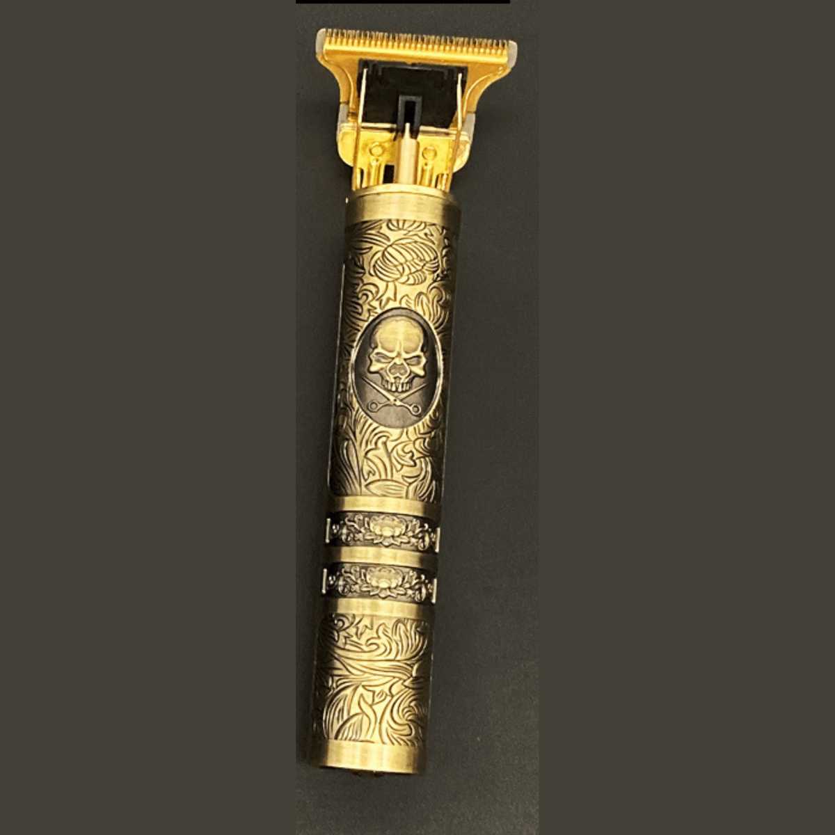SKULLTRIM – Vintage-Barttrimmer mit Akku und präziser Schnittfunktion für Bart und Haar 13