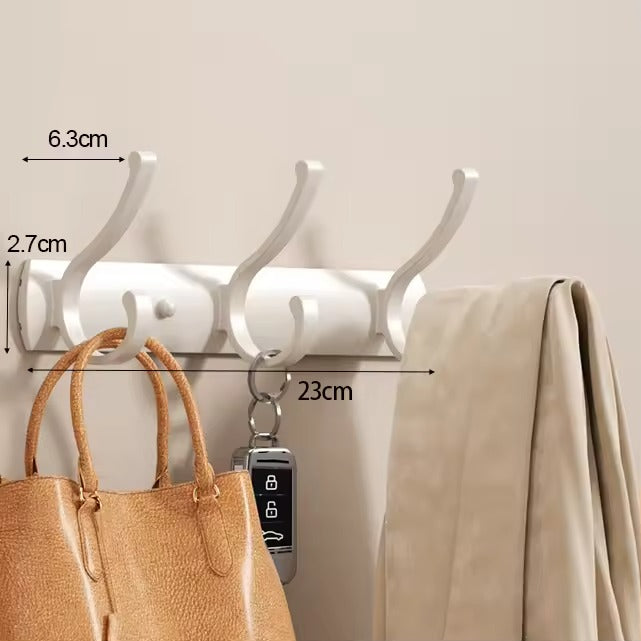 Magické nástenné háčiky – poriadok a štýl pre vašu kuchyňu bez vŕtania