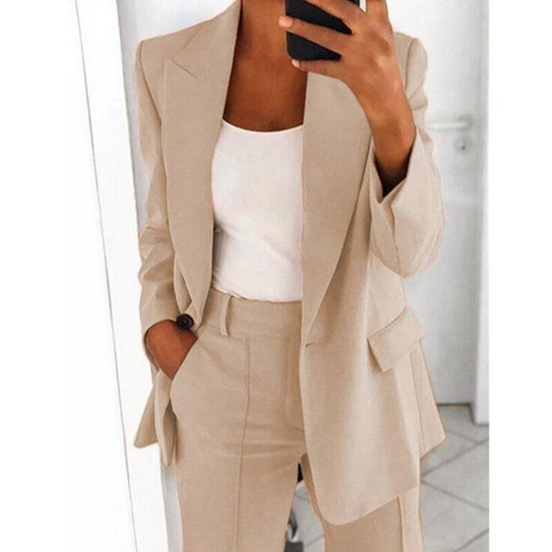 Dame-to-delt sæt med blazer og bukser – Elegant til kontor og hverdag