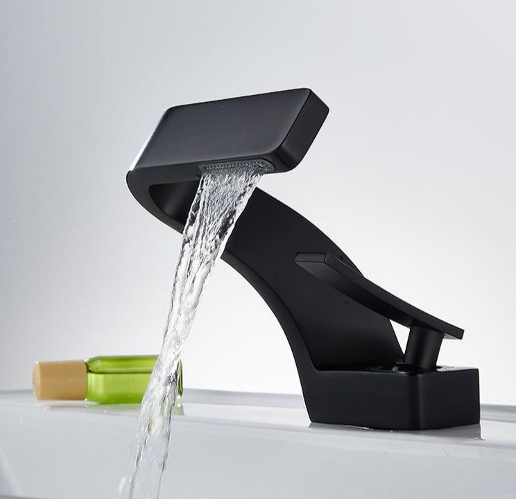 SleekFlow - Modern gebogen kraan voor maximaal comfort 0