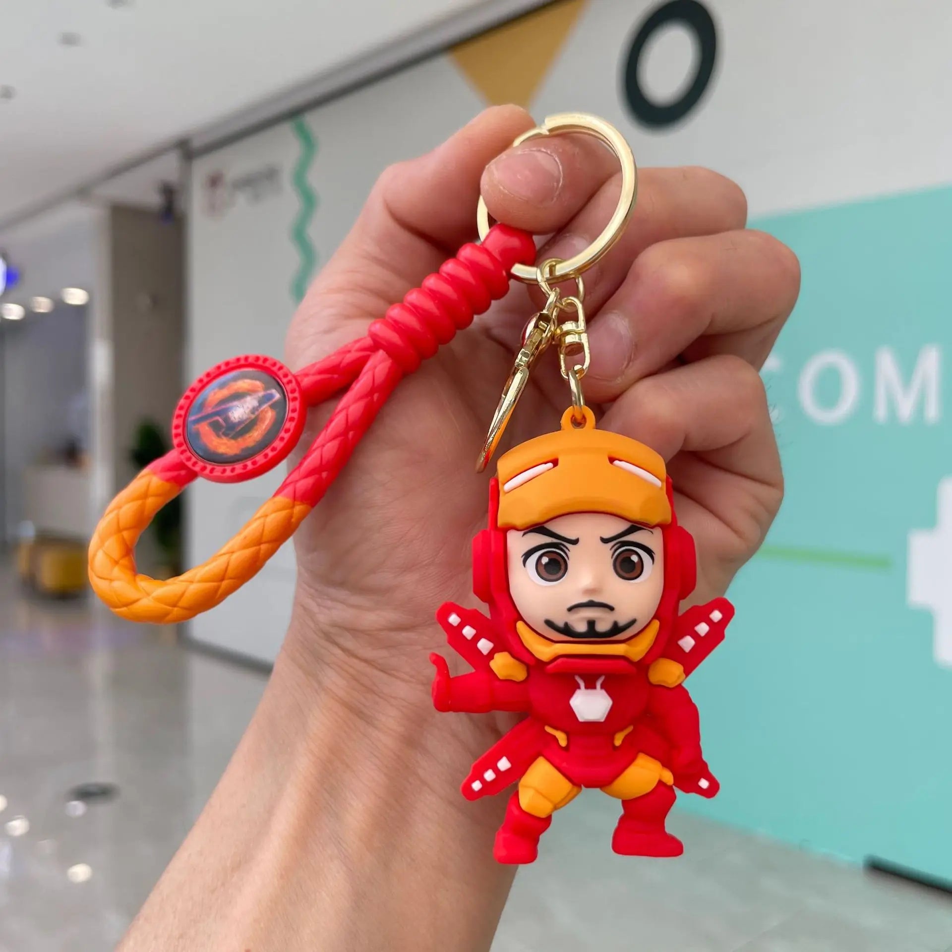 HeroVibe – kostým superhrdiny pro děti s štítem – červený a modrý karnevalový kostým