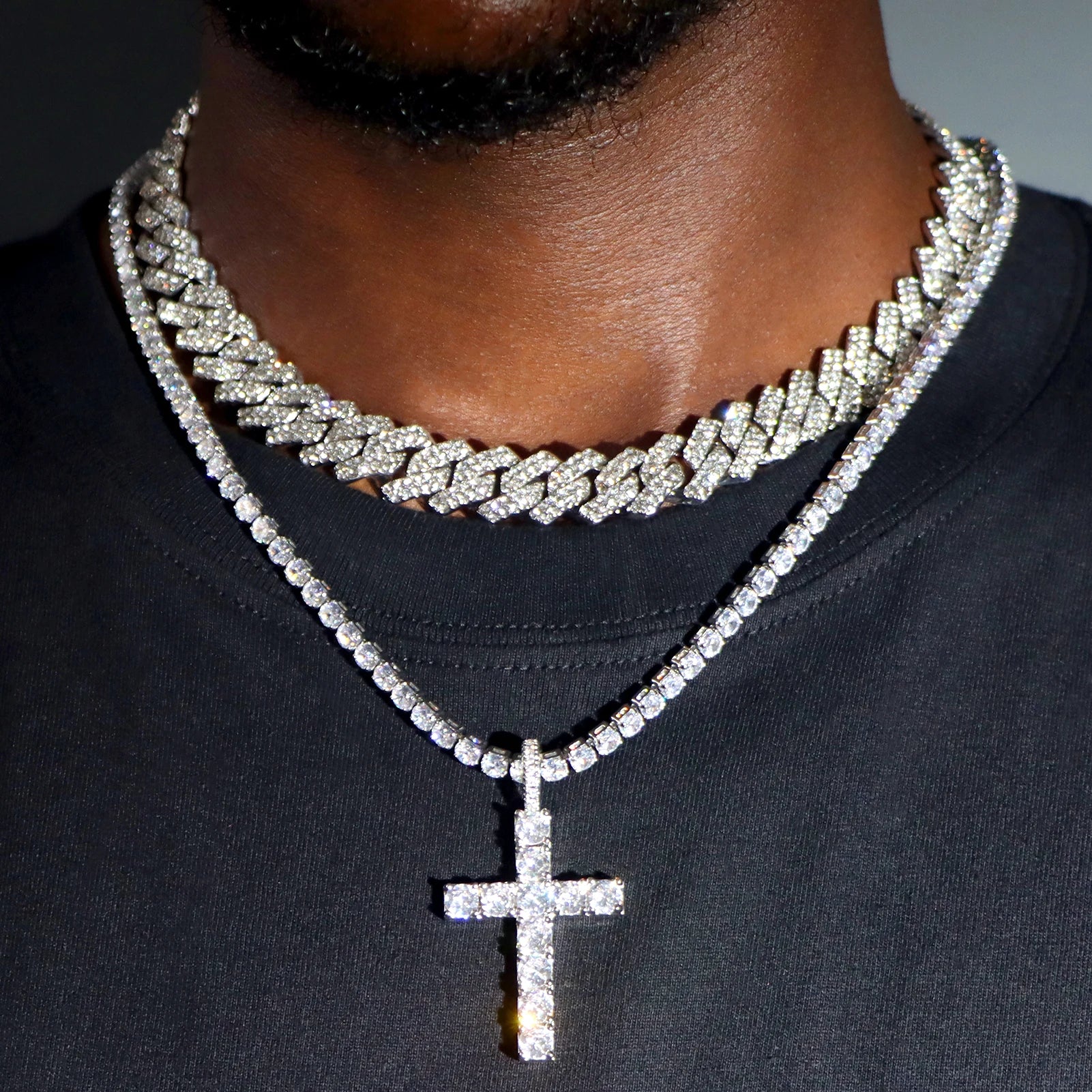 UrbanLuxe – Collier femmes & hommes chaîne cubaine double rangée avec croix – 14mm