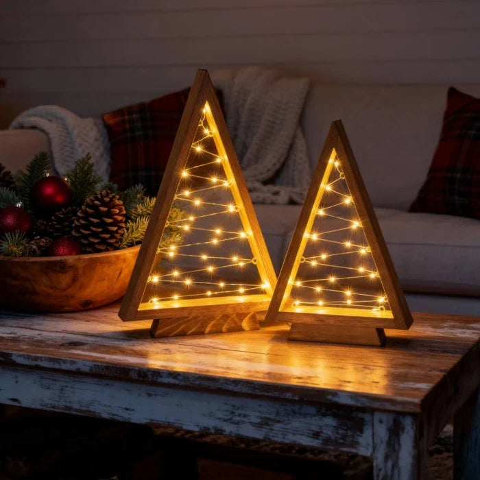 Holz-Weihnachtsbäume – dreieckiges Tischset mit leuchtenden Sternlichtern