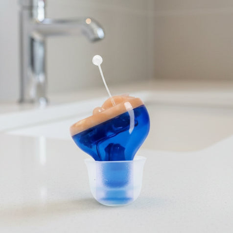 In-Ear Audioverstärker – Kompaktes Design, Wiederaufladbar & Sicherer Sitz