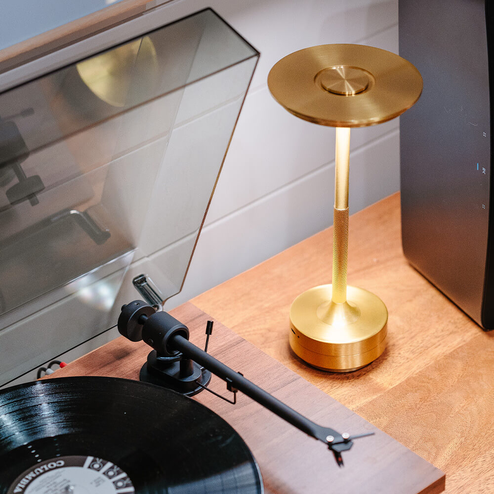 Devako MetalSense | Bezdrôtová stolná lampa z kovu