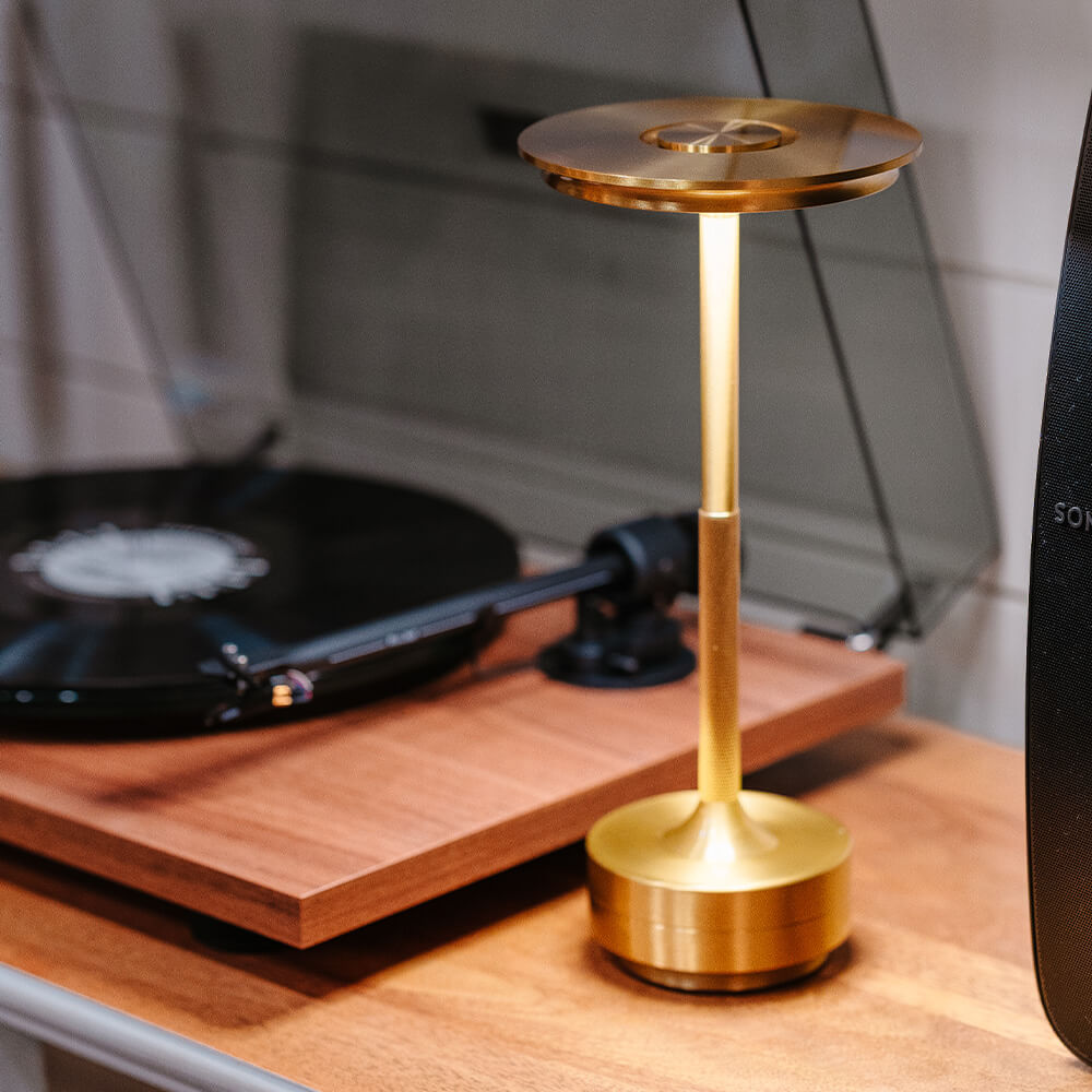 Devako MetalSense | Bezdrôtová stolná lampa z kovu