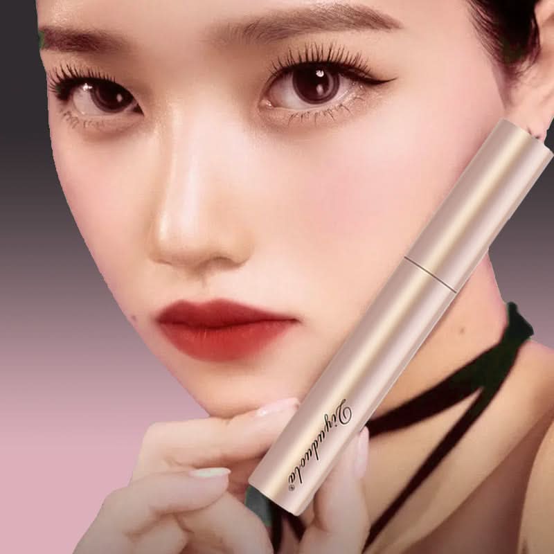 Wasserfeste Mascara mit Volumen, Länge und Präzisionsbürste für definierte Wimpern 6