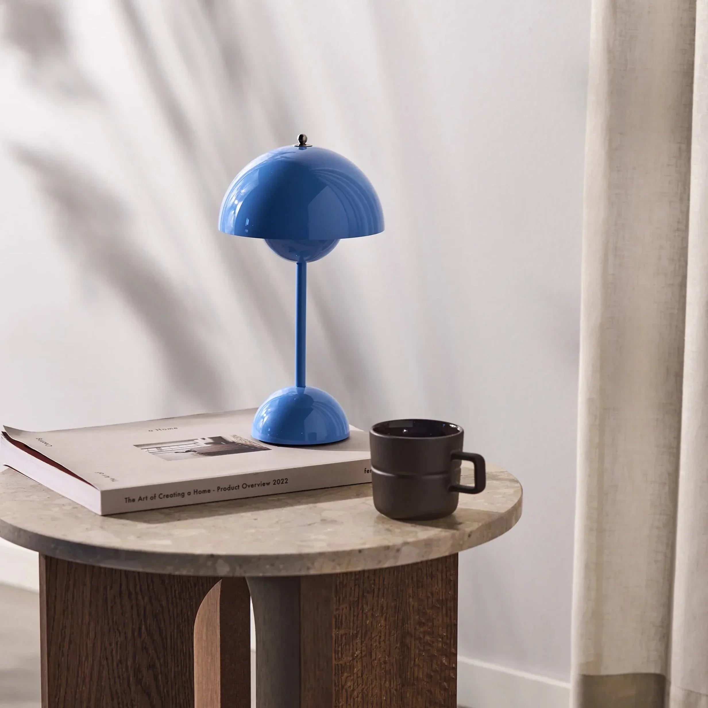 LunarGlow - LED stolní lampa pro atmosférické interiéry