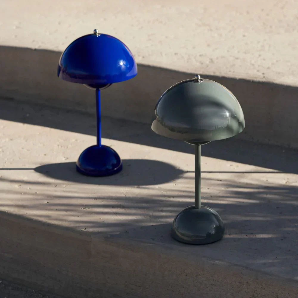 LunarGlow - LED stolní lampa pro atmosférické interiéry