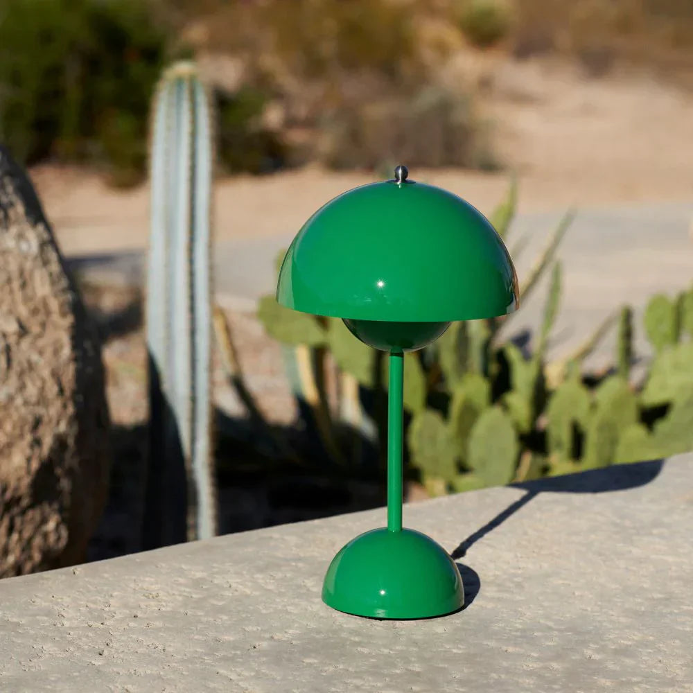 LunarGlow - LED stolní lampa pro atmosférické interiéry